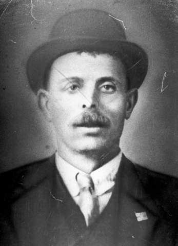 433: John Carroll. (circa 1902) [courtesy of Rita (Ennis) Clowe]  - son of John Carroll &amp;amp; Elizabeth Dunphy, married Elizabeth Reddy